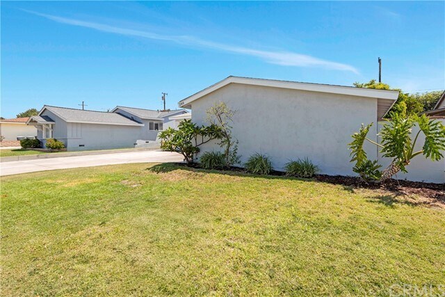 Building Photo - 280 S Dexford Dr