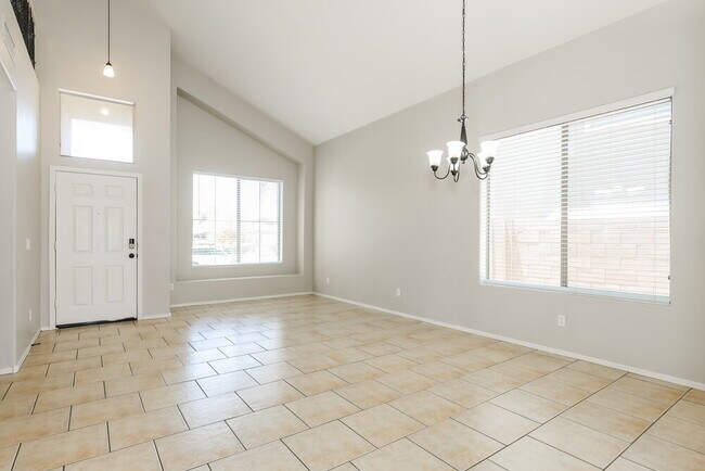 Foto del edificio - 8216 W Globe Ave
