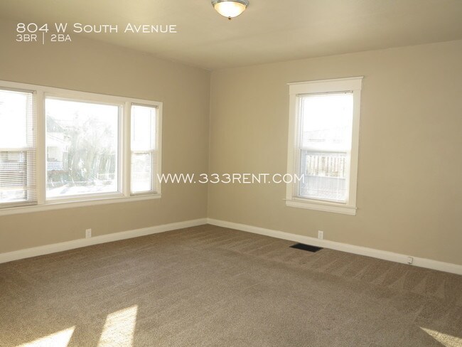 Foto del edificio - 804 W South Ave
