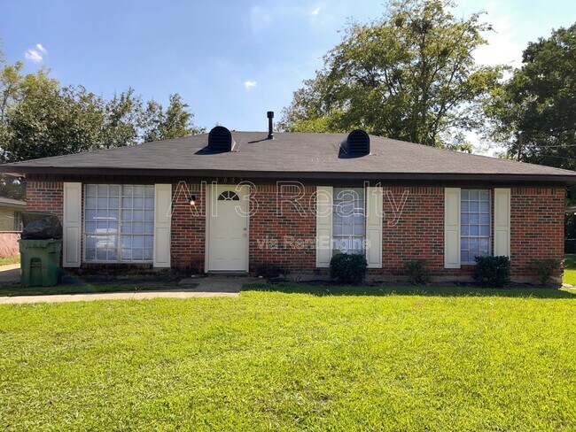 Building Photo - 3022 Montwood Dr