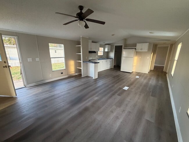 Foto del edificio - South Bossier - Remodeled - 2 Bed 2 Bath Home