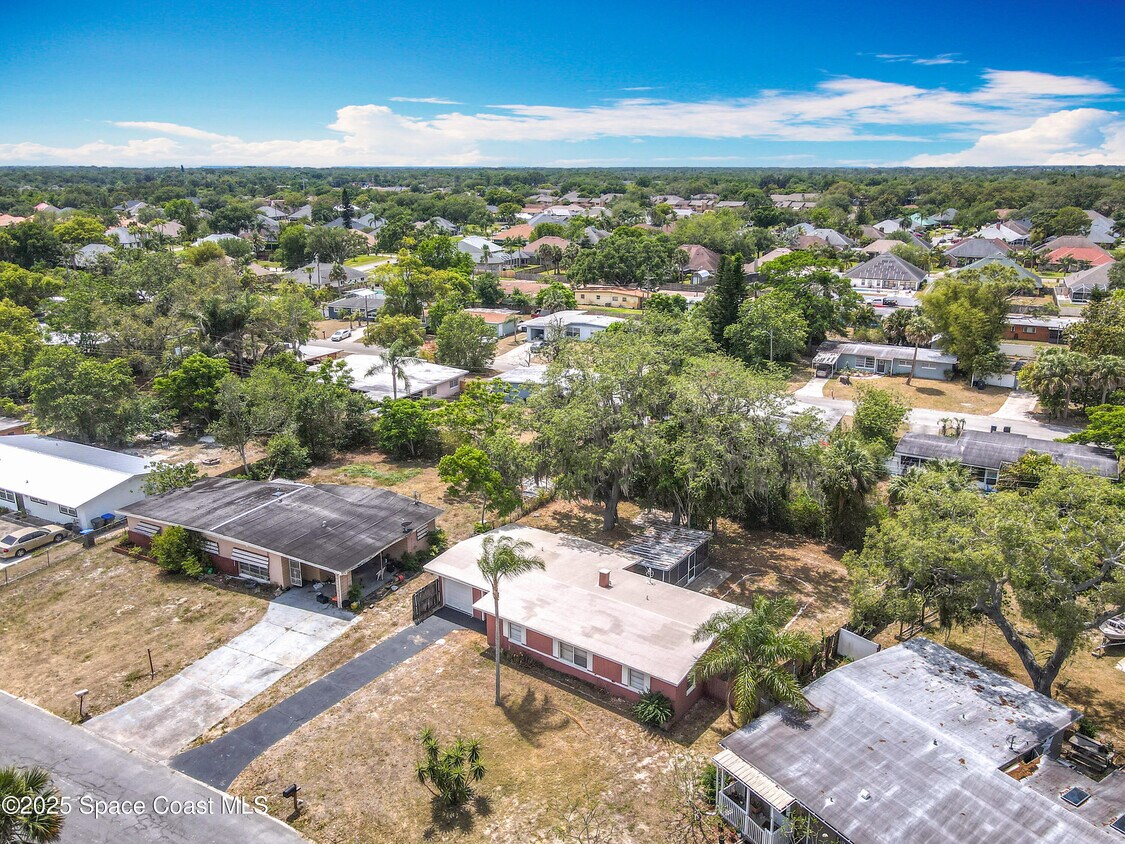 Foto principal - 1590 Hilldale Rd