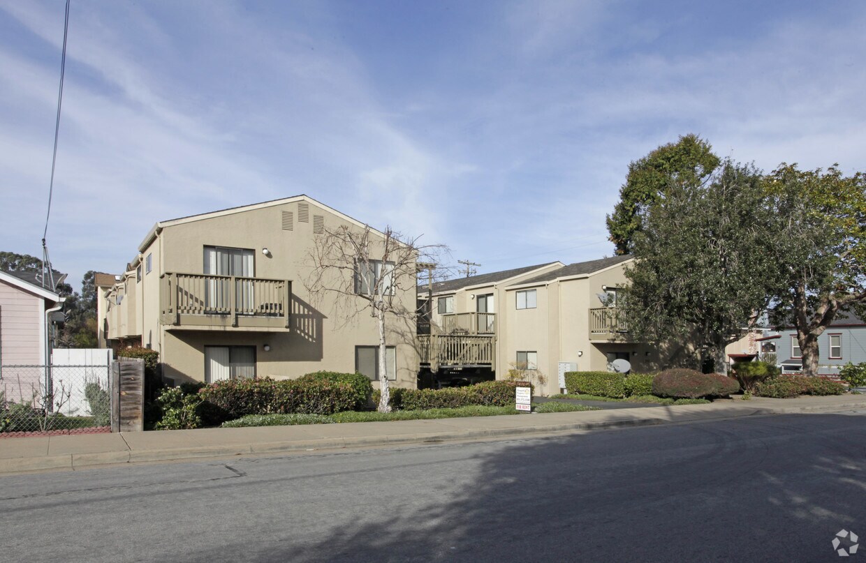 200 Park Ave, Monterey, CA 93940 Apartments in Monterey, CA