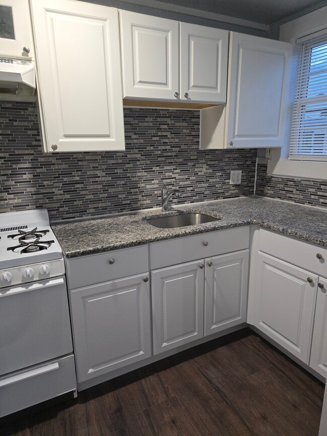 Foto del edificio - 1932 Magellan Ave