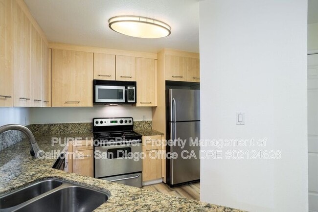Building Photo - 7415 Charmant Dr