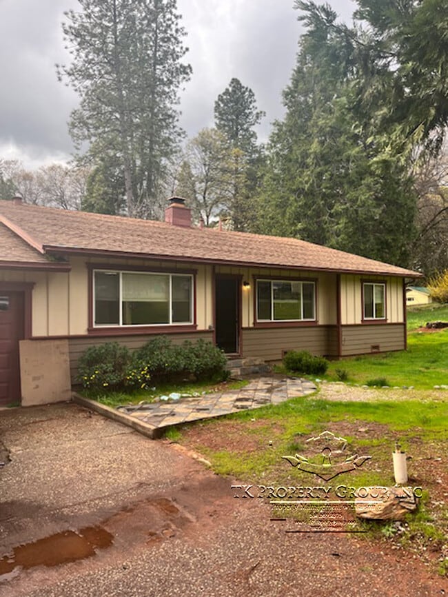 Building Photo - 10728 Cedar Ave