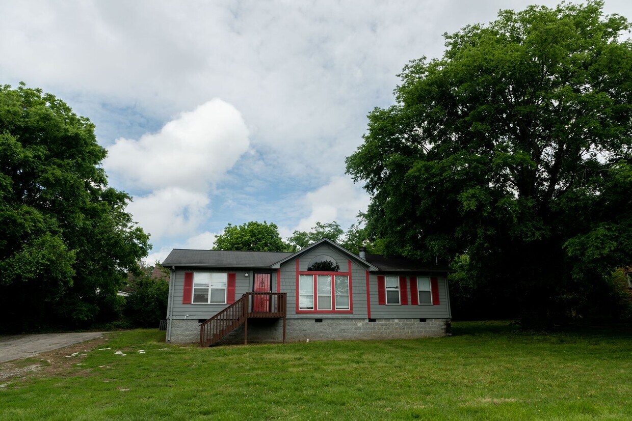 Primary Photo - Charming 3-Bedroom Home in Old Hickory