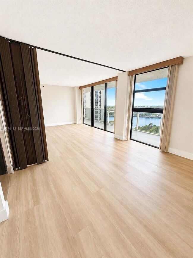 Foto del edificio - 20505 E Country Club Dr