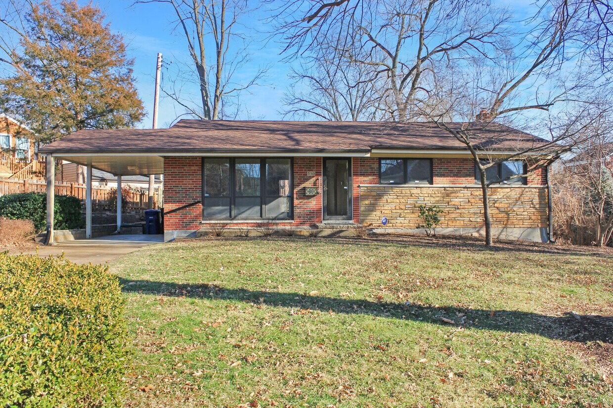 Primary Photo - 530 Westview Dr