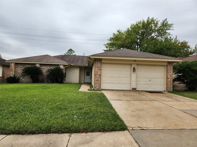 Building Photo - 2715 Sunbird Dr