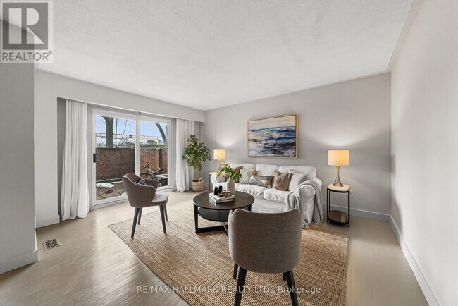 Photo du bâtiment - 619 Timber Ln