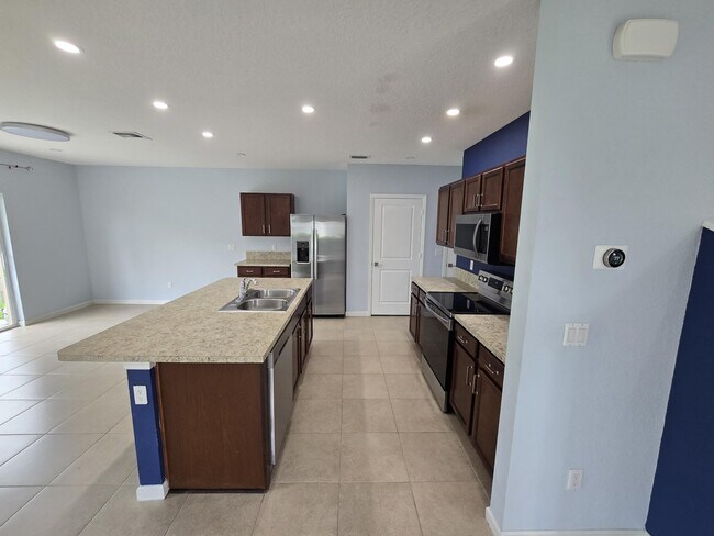 Foto del edificio - 4999 Haverhill Pointe Dr