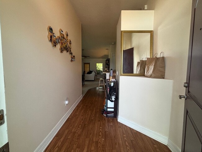 Foto del edificio - 4 BR 2 BA Annual Rental in Gated community...
