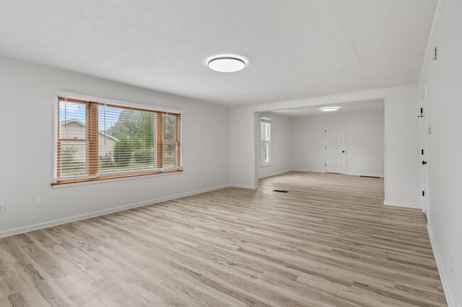 Building Photo - 429 N Swope St
