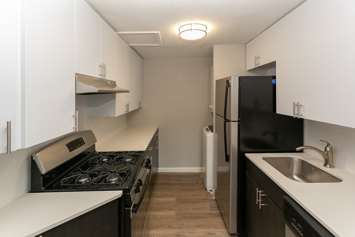 Regency Townhomes Apartments in Philadelphia, PA