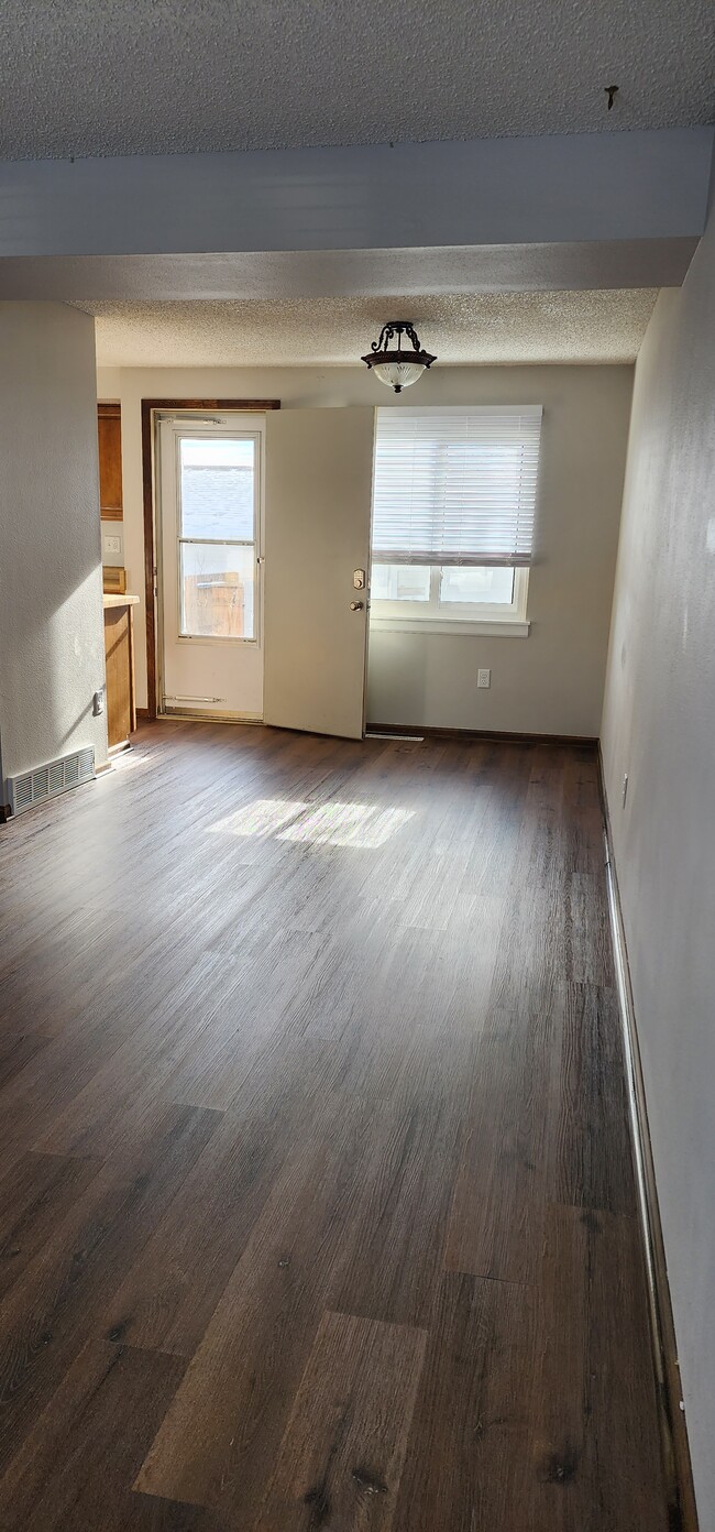 Building Photo - 2625 Sagebrush Ave