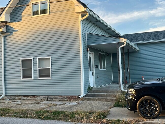 Building Photo - 1518 Howard St