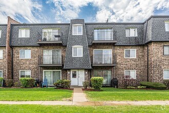Building Photo - 9405 Bay Colony Dr