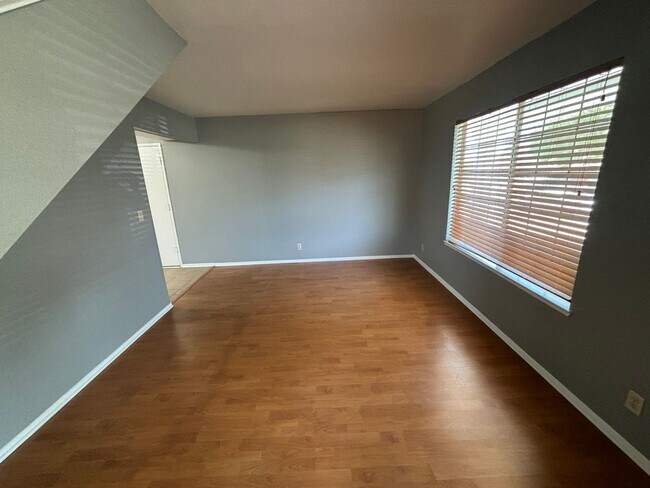 Building Photo - 3-Bedroom Home with Sun Room, Solar, and B...