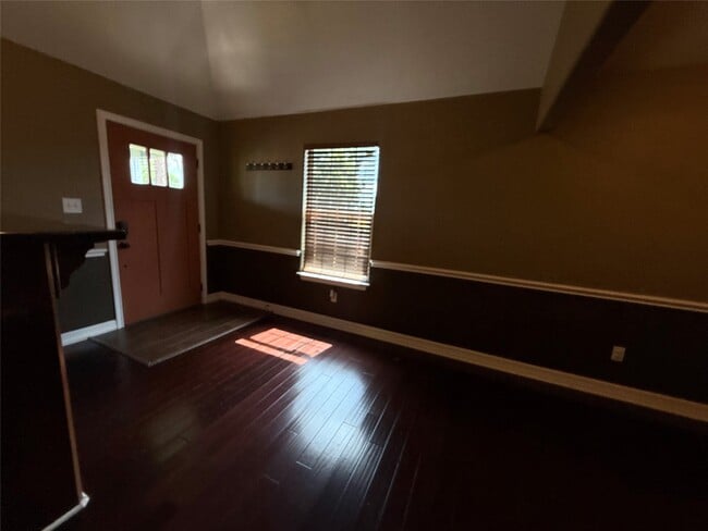 Building Photo - 8233 Hickok Ln