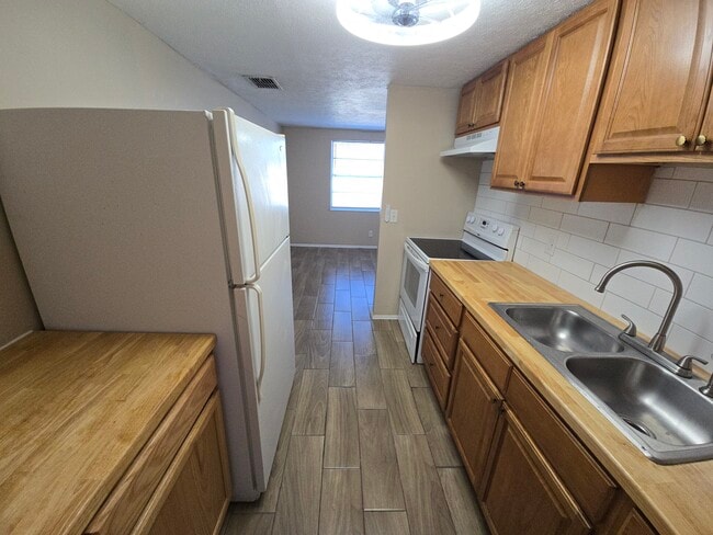 Foto del edificio - 810 6th St SE