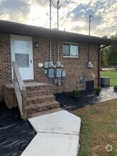 Building Photo - 618 Hiawatha Rd