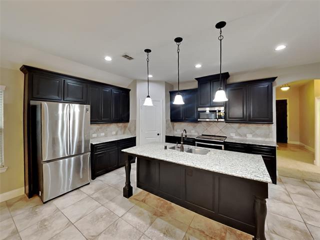 Foto del edificio - 405 Bentley Dr