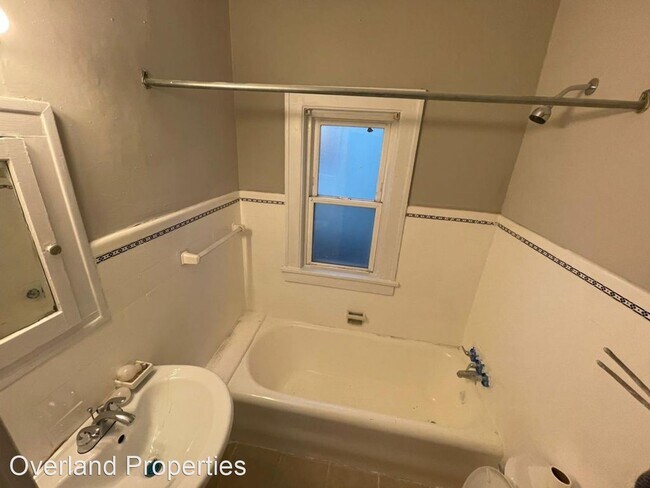 Foto del edificio - 5 br, 2.5 bath House - 3490 Raymont BLVD