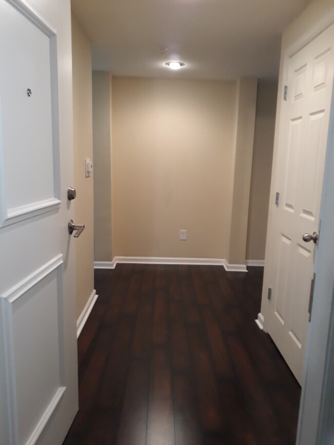 Building Photo - 2 bed 2 bath condo Downtown Orlando!