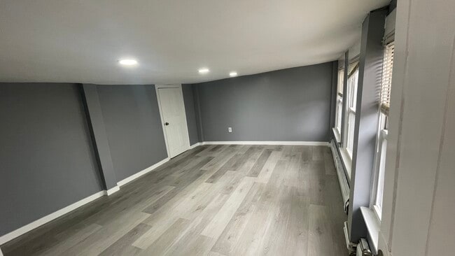 Foto del edificio - 23 Hartford Ave S