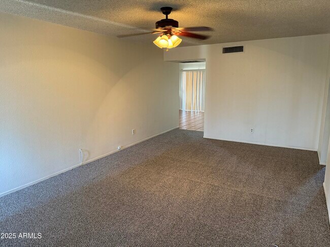 Building Photo - 2105 E Colgate Dr