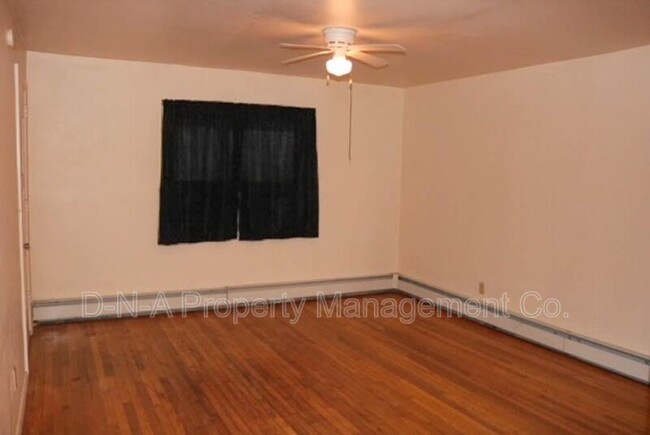Building Photo - 106 3rd St