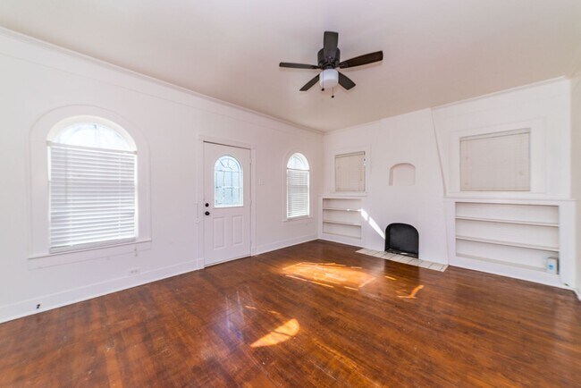 Foto del edificio - CHARMING, RENOVATED BEACON HILL 2-BEDROOM