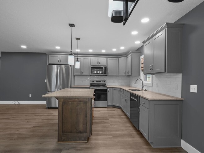 Building Photo - For Lease – Beautiful 3 Bedroom Home