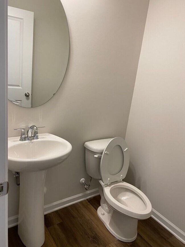 Foto del edificio - 4 bed/2.5 bath home in Troutman!