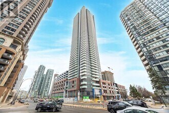 Building Photo - 430-4430 Square One Dr