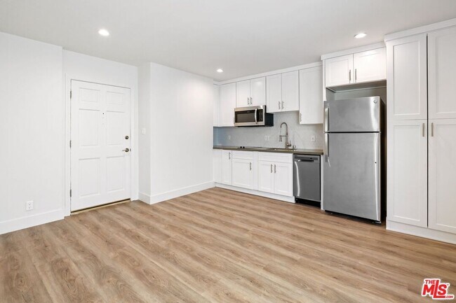Foto del edificio - 11825 Goshen Ave