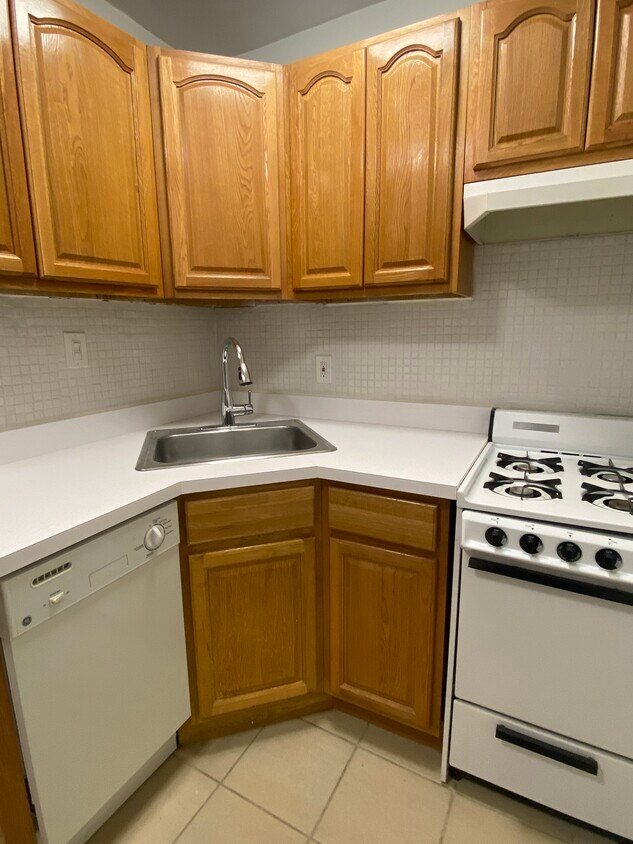 14945 Northern Blvd Unit 4M, Queens, NY 11354 Condo for Rent in