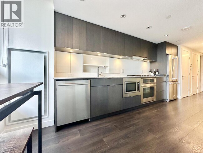Photo du bâtiment - 111 1st St E