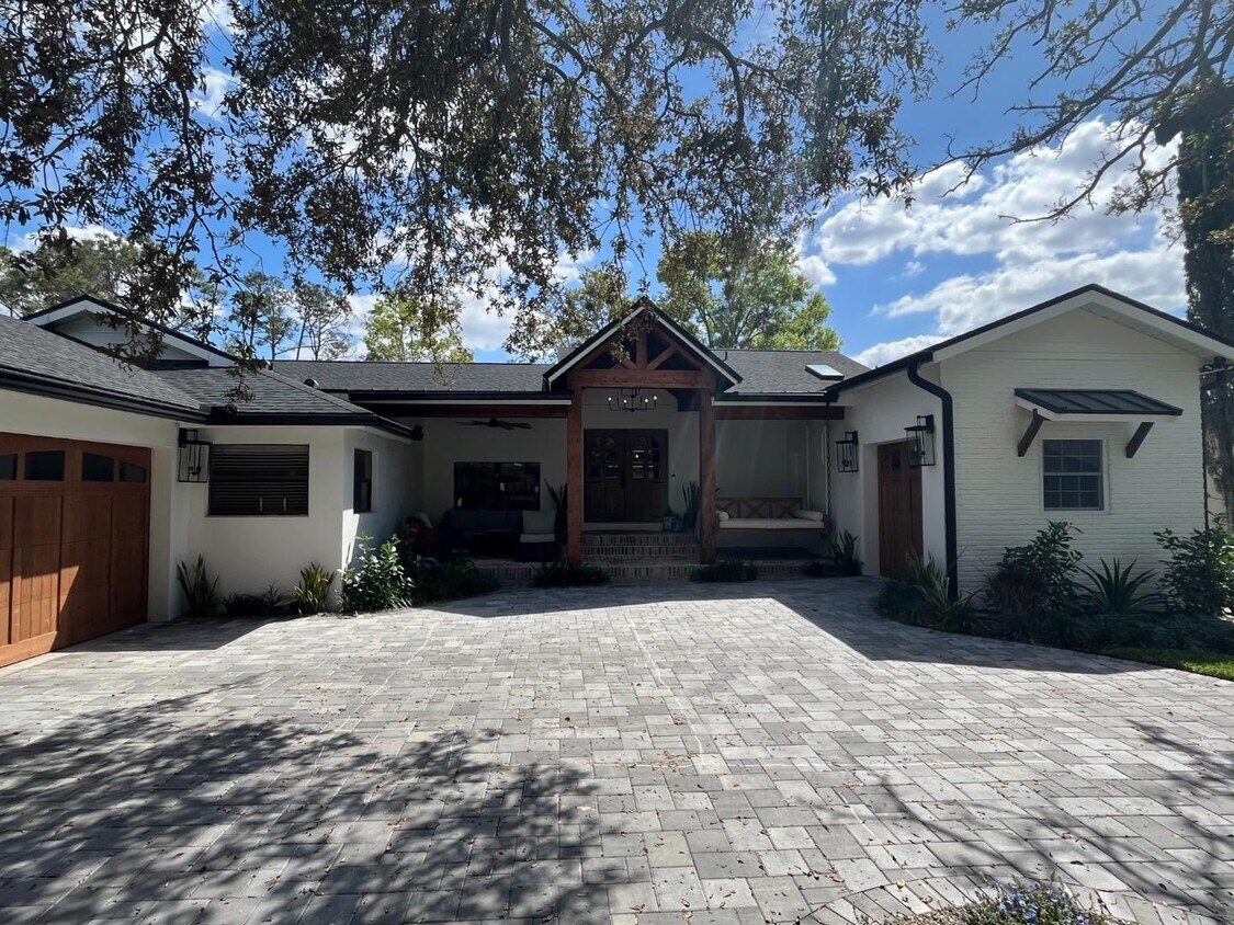 Foto del edificio - 7207 Moss Leaf Ln