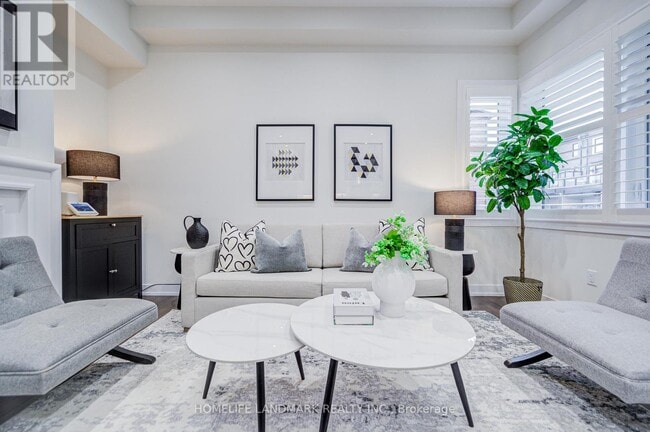 Building Photo - 33 Golden Fern St