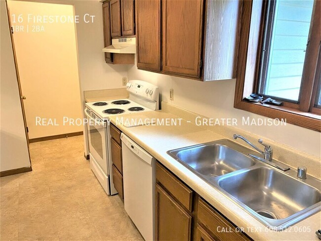 Building Photo - 16 Firestone Ct