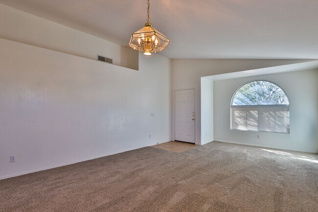 Building Photo - 5006 E Magnus Dr