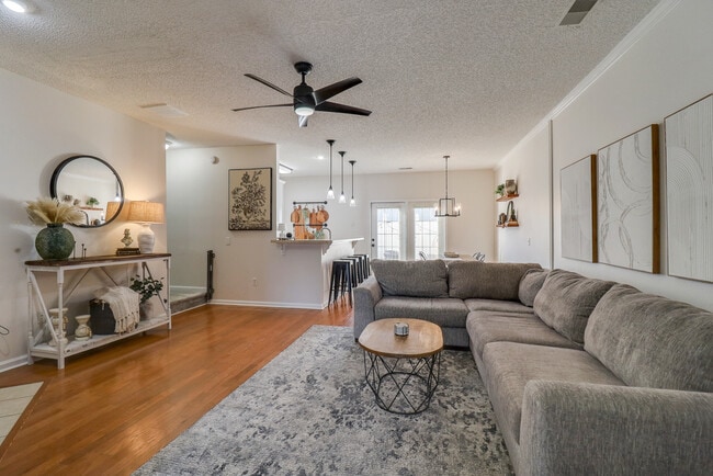 Building Photo - 1135 Canyon Oak Loop