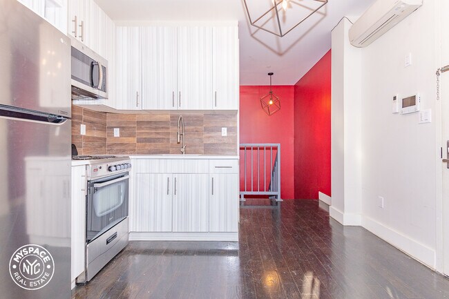 Building Photo - 519 Eastern Pkwy