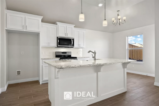 Cocina - 4314 W Country Club Dr