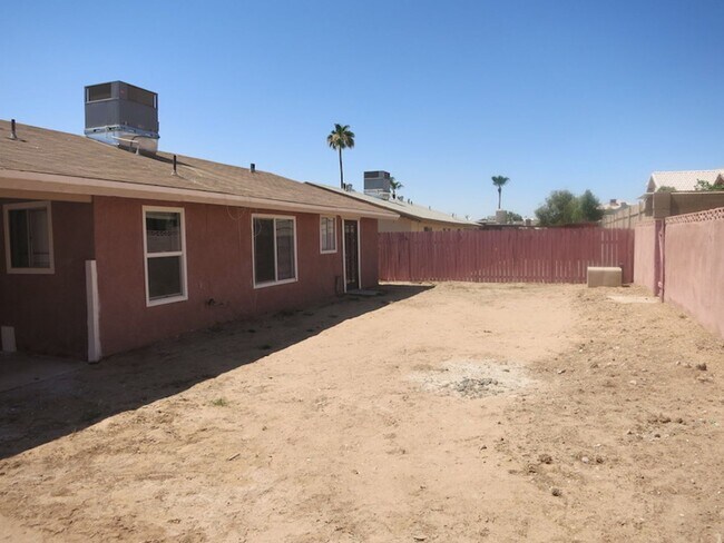 Foto del edificio - 2685 S 17th Ave