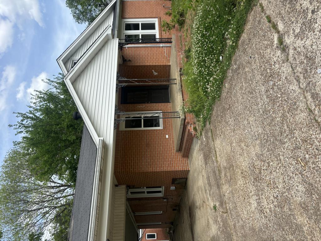 Building Photo - 3042 Cantrell St