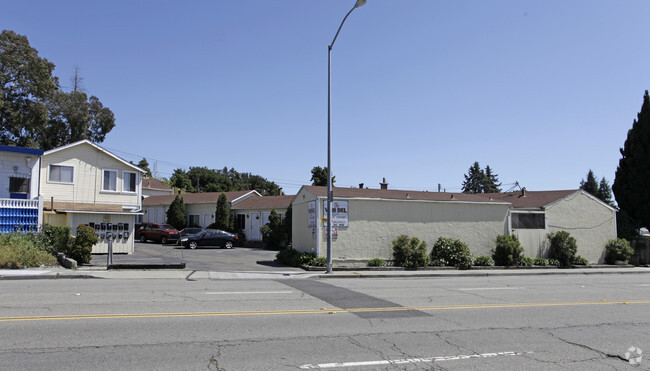 Primary Photo - The Vandel Apts