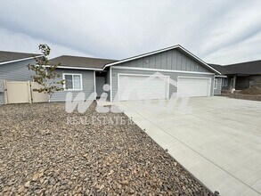 Building Photo - 2507-2509 S 47th Ave